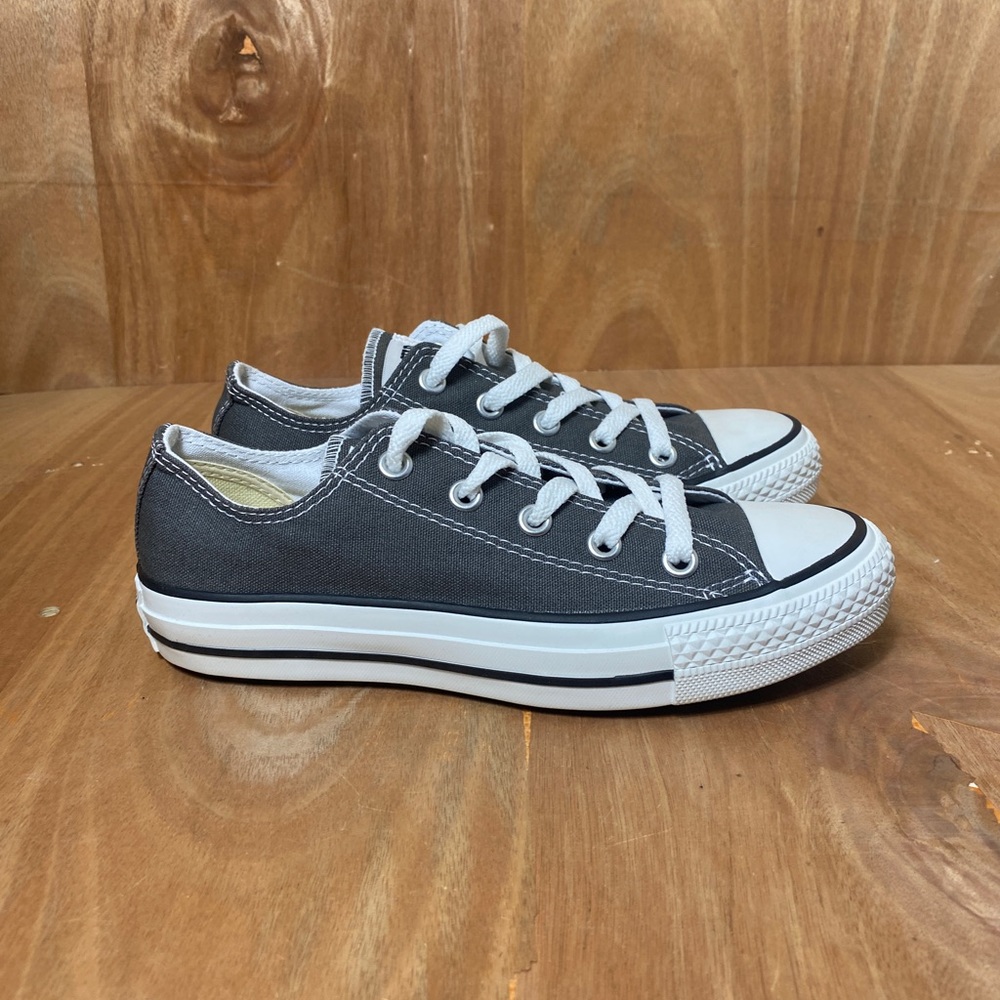 Converse All Star Low womens size 6 canvas sneakers